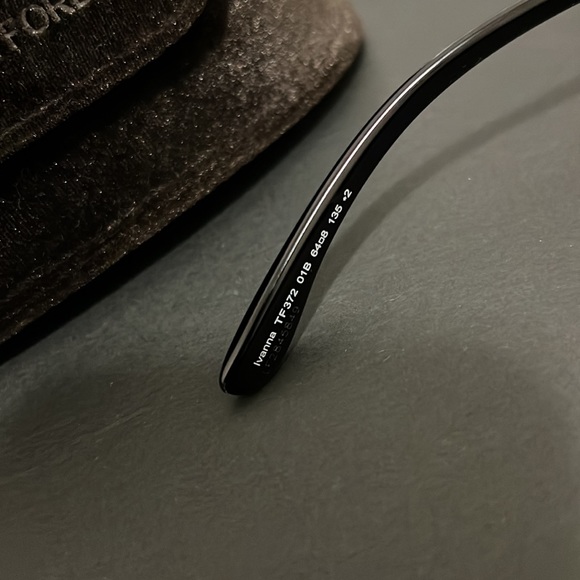 Tom Ford sunglasses 🕶 - Picture 4 of 5